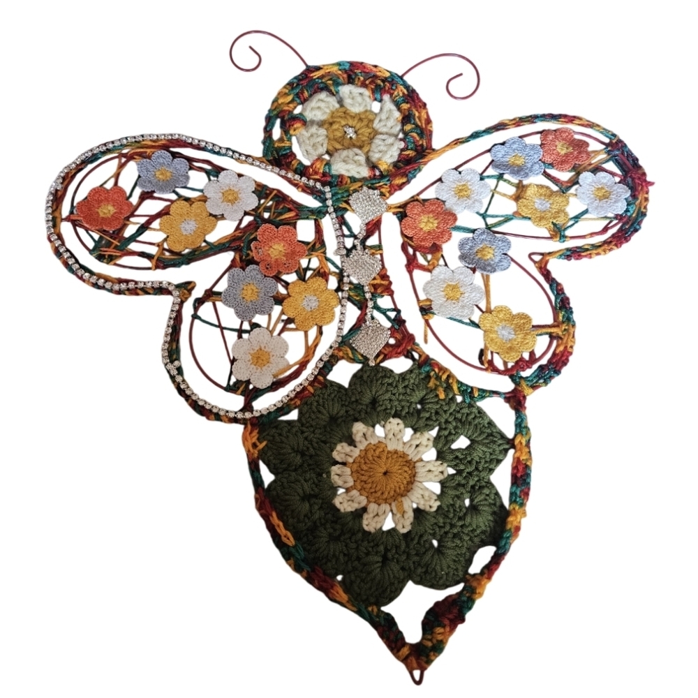 Handmade Summer Bee Floral Holiday Wreath Crochet Multicolor Handmade Wall Art